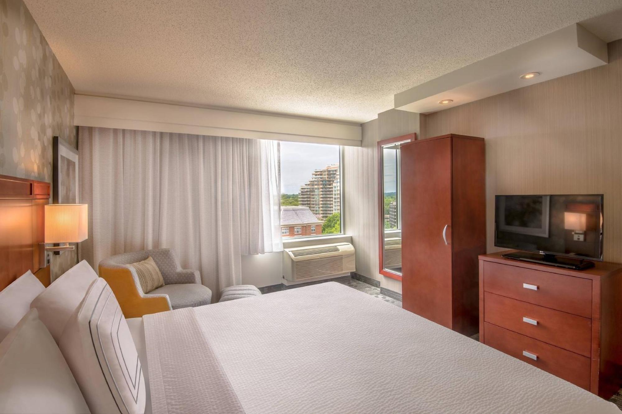 Courtyard By Marriott Bethesda Chevy Chase Hotell Eksteriør bilde